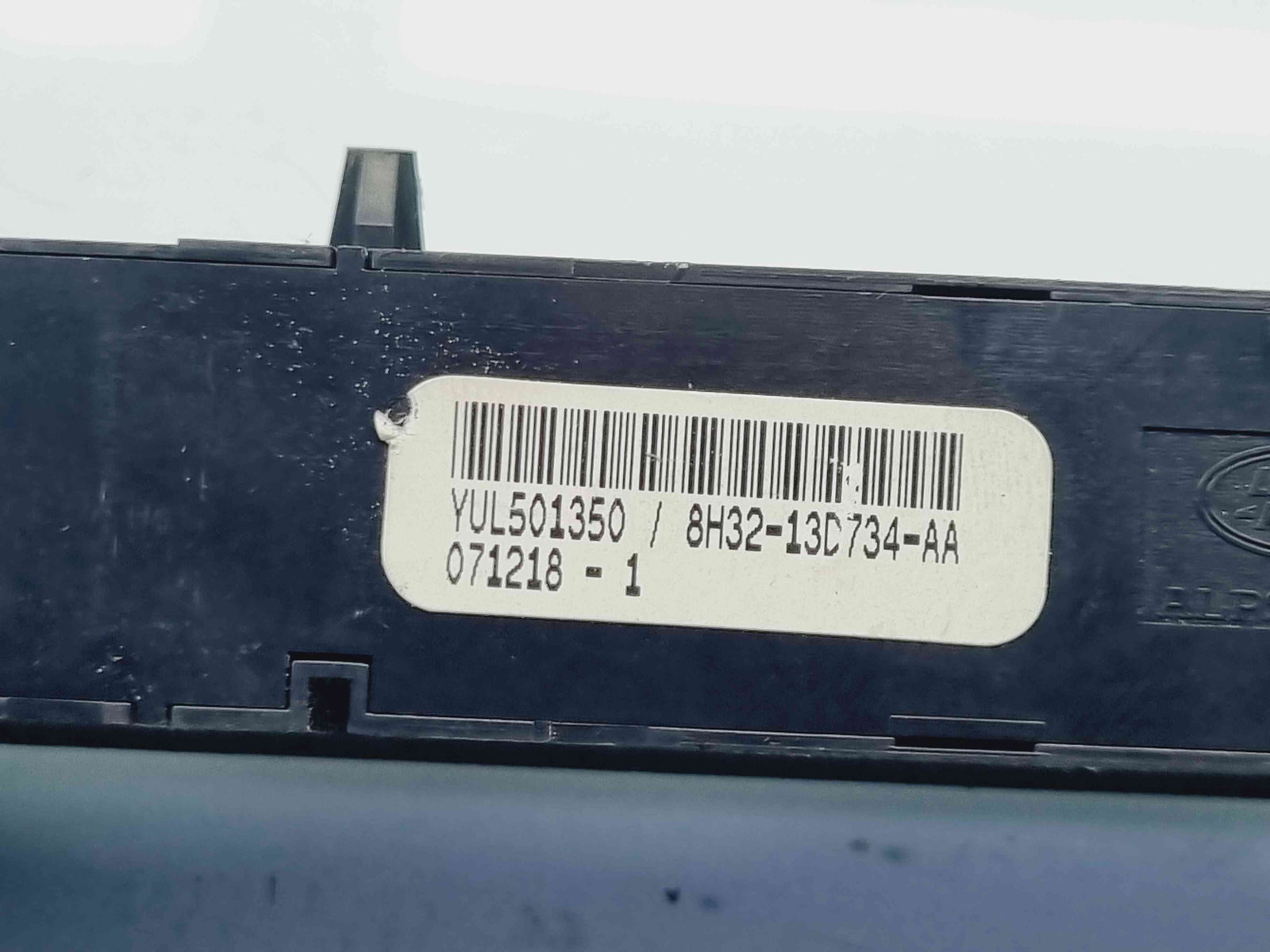 Butoane comenzi consola centrala LAND ROVER RANGE ROVER SPORT (L320) [Fabr 2005-2009] 8H32-13D734-AA - imagine 3