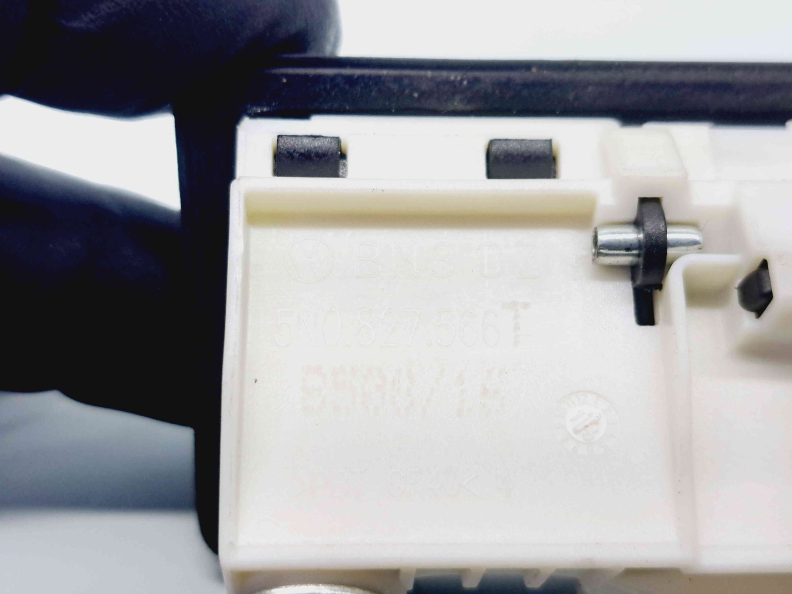 Buton deschidere portbagaj Audi A6 (4GC, C7) Facelift S-line [Fabr 2012-2017] 5N0827566T - imagine 5