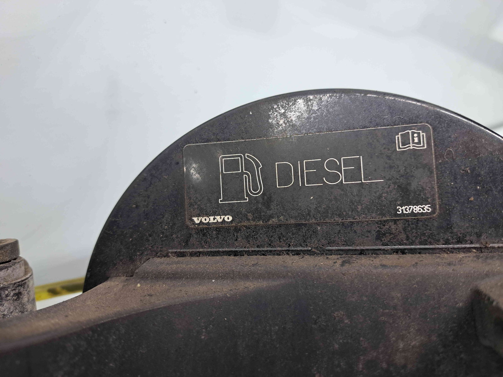 Capac rezervor Volvo V40 [Fabr 2013-2019] 45200 Black Sapphire - imagine 4