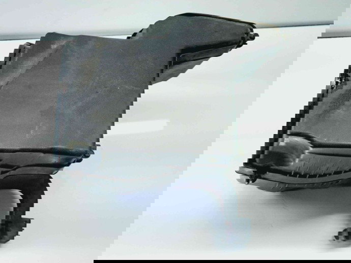 Carcasa filtru aer Volvo V40 [Fabr 2013-2019] AV61-9600-BF 1.6 D4162T84KW / 115CP 1.6 D4162T 84KW / 115CP