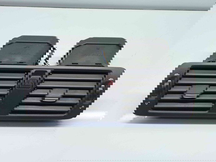   Grila aerisire centrala Volvo C30 Coupe Facelift Rdesign [Fabr 2006-2013] 39863758