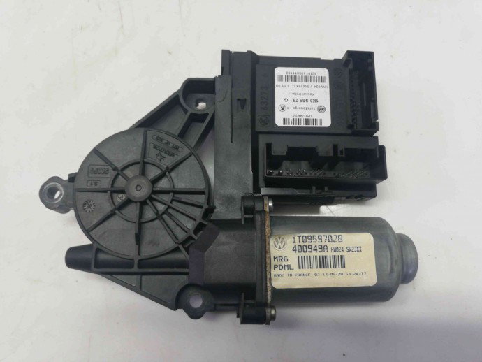 Motoras geam dreapta fata Skoda Octavia 2 1.9 BKC 1T0959702B 2004-2013