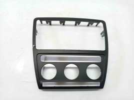 Ornament bord Skoda Octavia 2 1.9 BKC 1Z0858069A 2004-2013