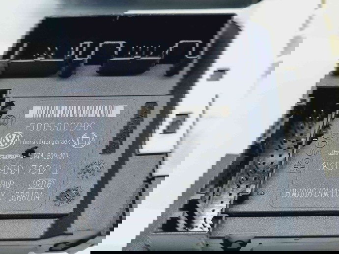 Motoras geam dreapta fata Volkswagen Passat B6 (3C2) [Fabr 2005-2010] 1K0959702P | 1K0959792L