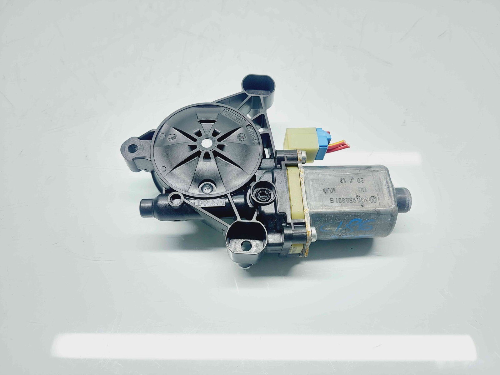 Motoras geam stanga fata Skoda Octavia 3 (5E3) [Fabr 2012-2020] 5Q0959801B - imagine 1