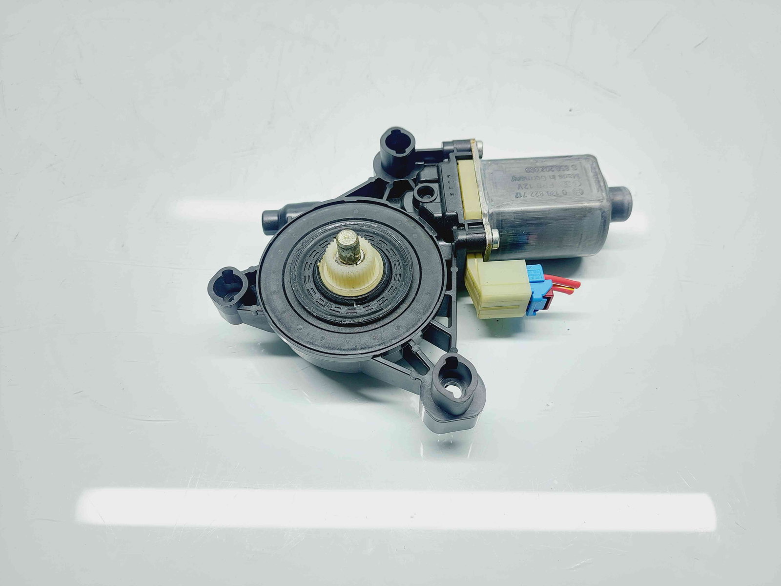 Motoras geam stanga fata Skoda Octavia 3 (5E3) [Fabr 2012-2020] 5Q0959801B - imagine 2