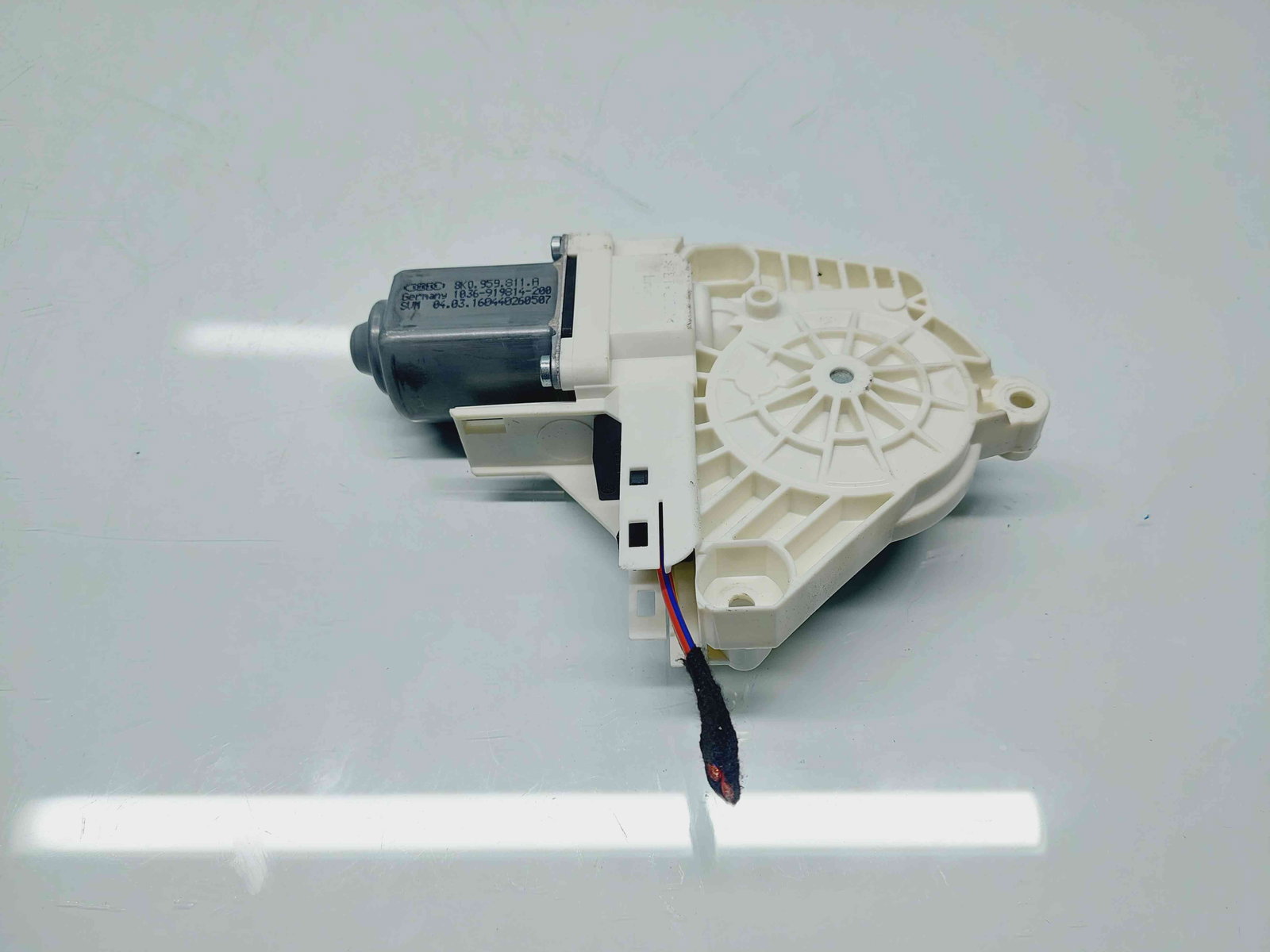 Motoras geam stanga spate Audi A6 (4GC, C7) Facelift S-line [Fabr 2012-2017] 8K0959811A - imagine 3