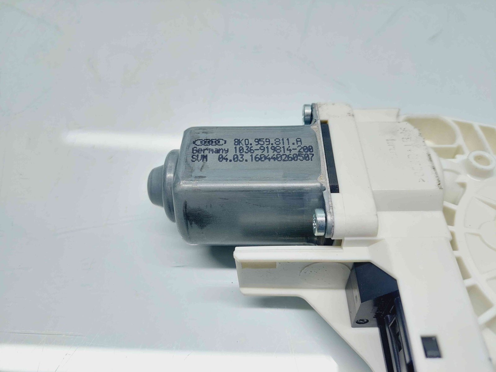 Motoras geam stanga spate Audi A6 (4GC, C7) Facelift S-line [Fabr 2012-2017] 8K0959811A - imagine 4