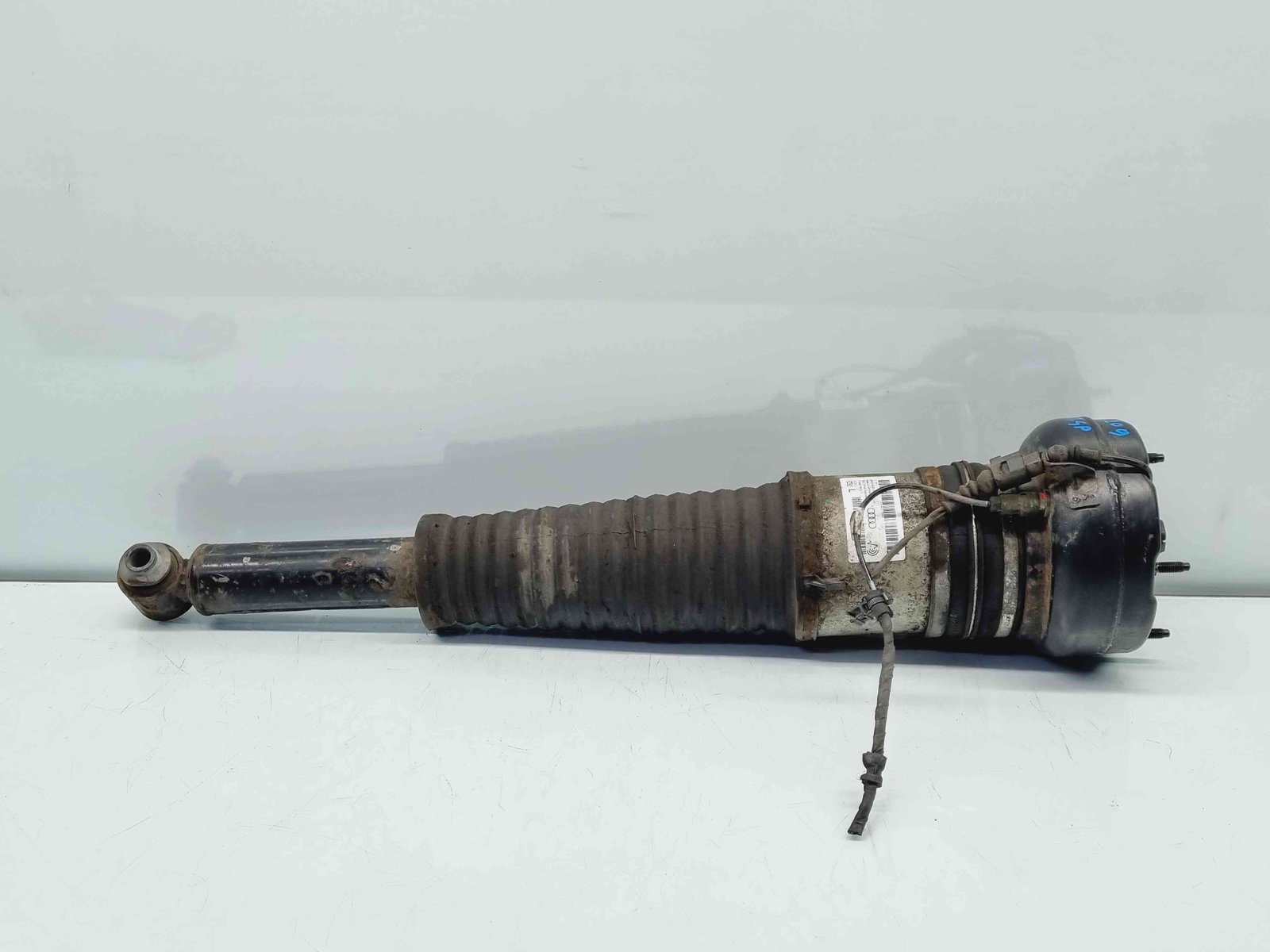 Perna aer stanga spate Audi A8 D4 (4H2, 4H8, 4HC, 4HL) [Fabr 2009-2018] 4H0616001M 3.0 TDI CDTA 184KW / 252CP 3.0 TDI CDTA 184KW / 252CP - imagine 1