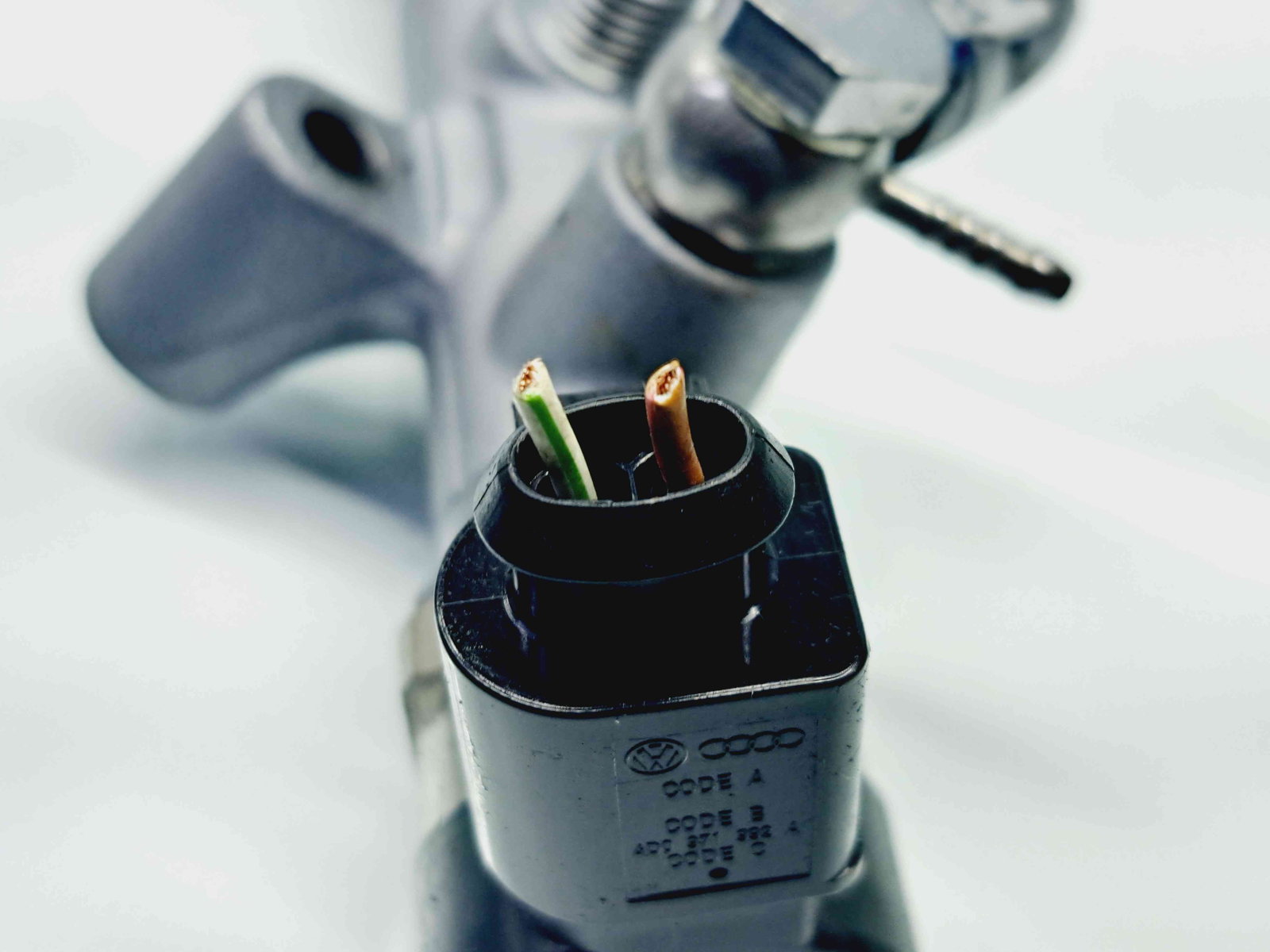 Rampa injectoare Audi A8 D4 (4H2, 4H8, 4HC, 4HL) [Fabr 2009-2018] 059130090CM 3.0 TDI CDTA184KW / 252CP 3.0 TDI CDTA 184KW / 252CP - imagine 5