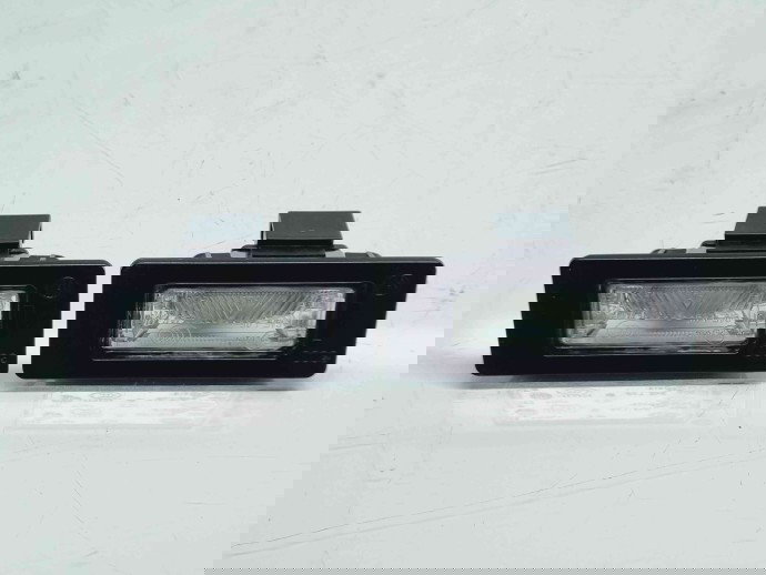   Set lampa numar Volkswagen Passat B6 Variant (3C5) [Fabr 2005-2010] 8T0943021