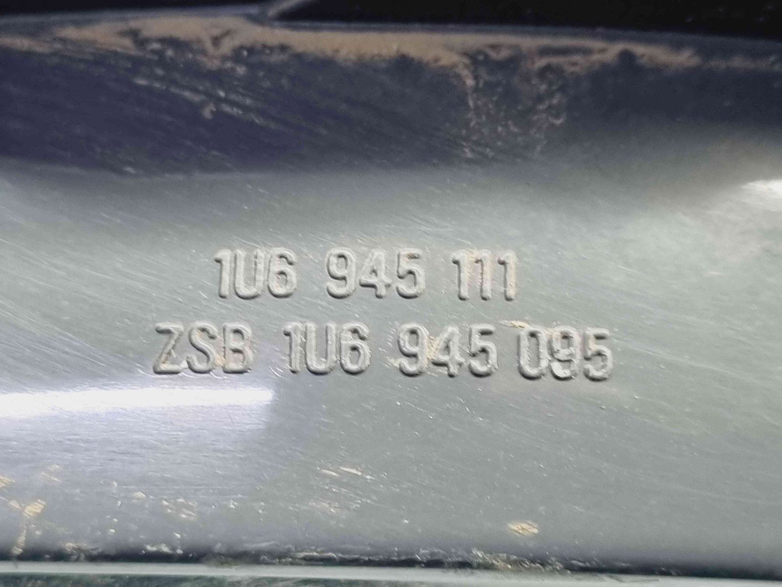 Stop aripa stanga Skoda Octavia 1 (1U2) [Fabr 1996-2010] 1U6945111 n 1U6945095 - imagine 4