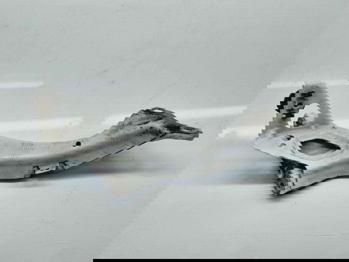 Suport aripa dreapta fata Audi A6 (4GC, C7) Facelift S-line [Fabr 2012-2017] 4G0821136A