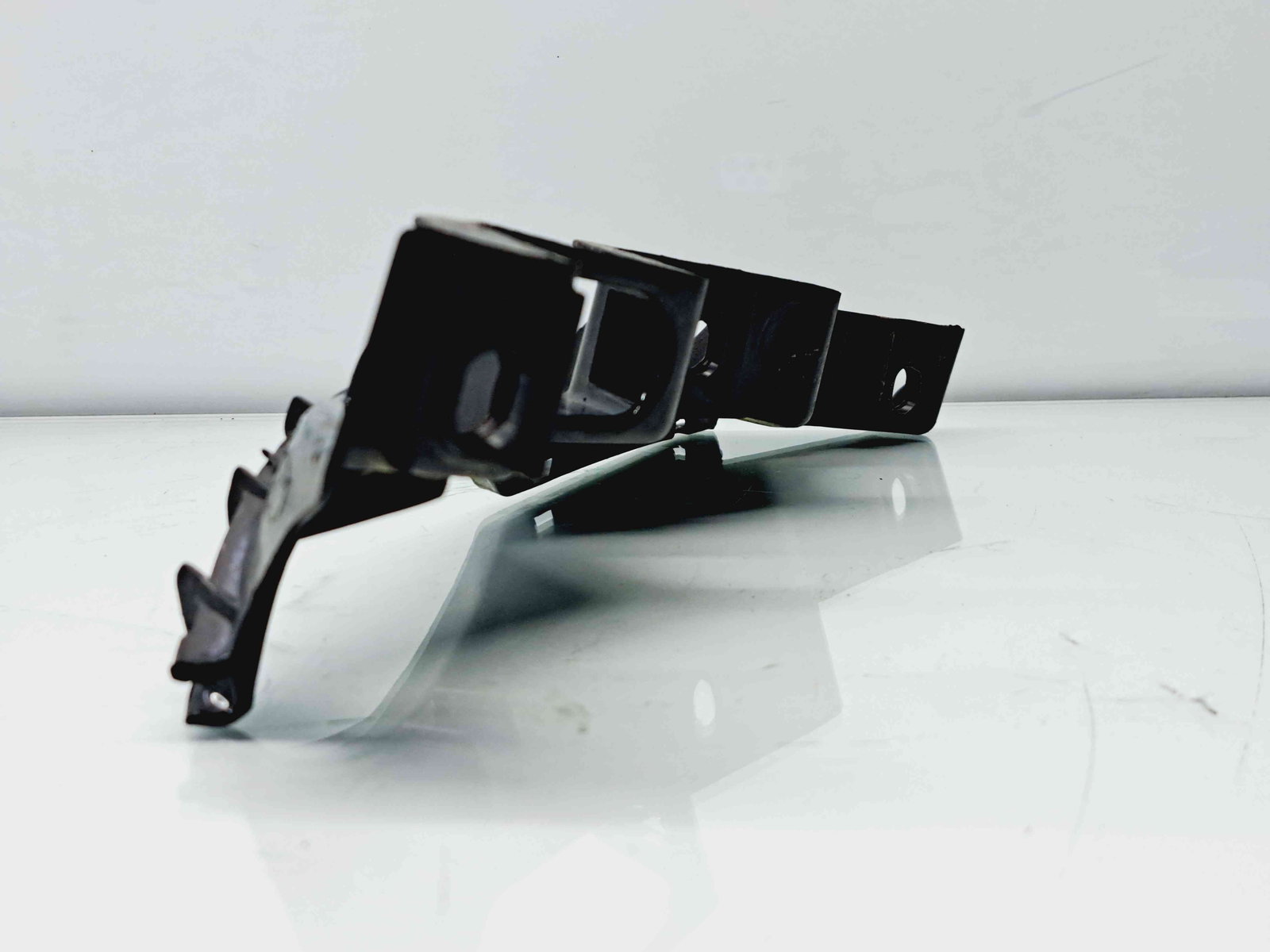 Suport far dreapta Volkswagen Passat B6 (3C2) [Fabr 2005-2010] 3C0807890 - imagine 3