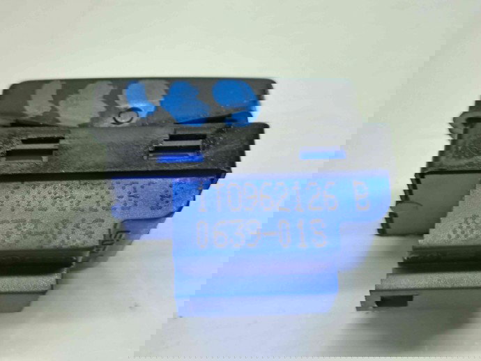  Buton blocare usi Volkswagen Touran (1T1, 1T2) [Fabr 2003-2010] 1T0962126B