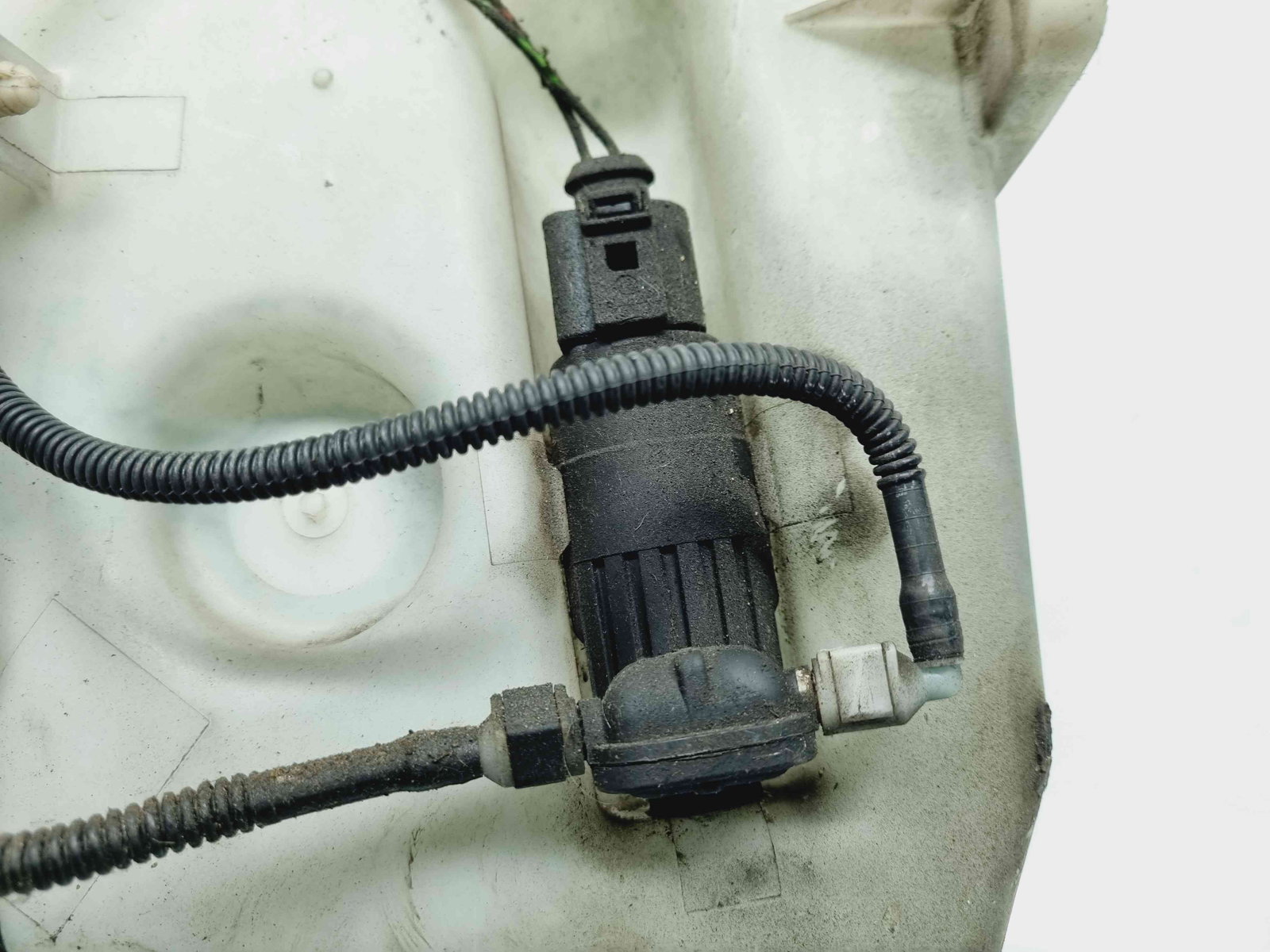 Vas lichid parbriz Seat Altea XL (5P5, 5P8) Facelift [Fabr 2006-2015] 1K0955453Q - imagine 4