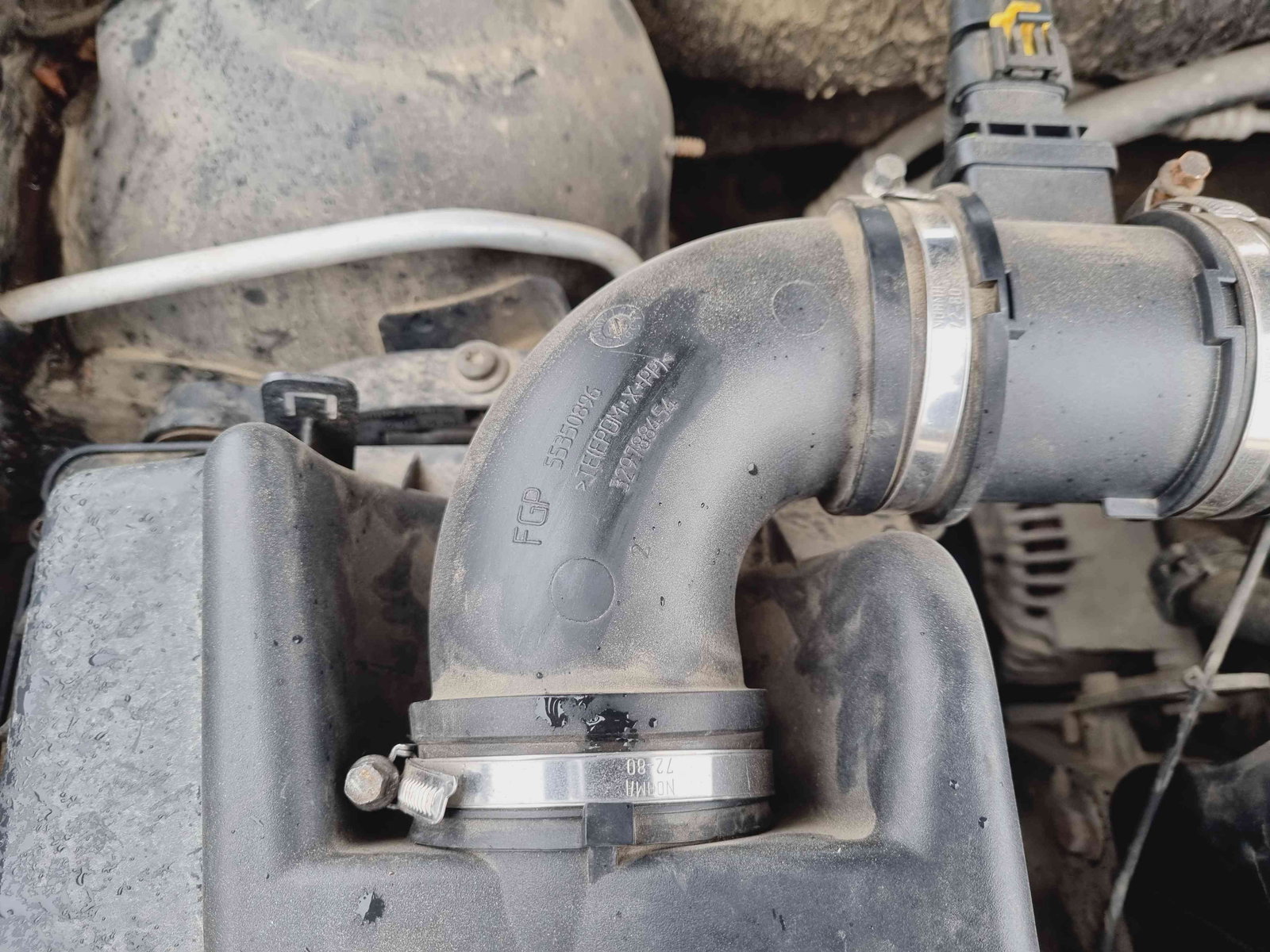 Tub admisie aer Opel Astra H [Fabr 2004-2009] 55350896 1.2 Benz Z13DTH66KW / 90CP 1.2 Benz Z13DTH 66KW / 90CP