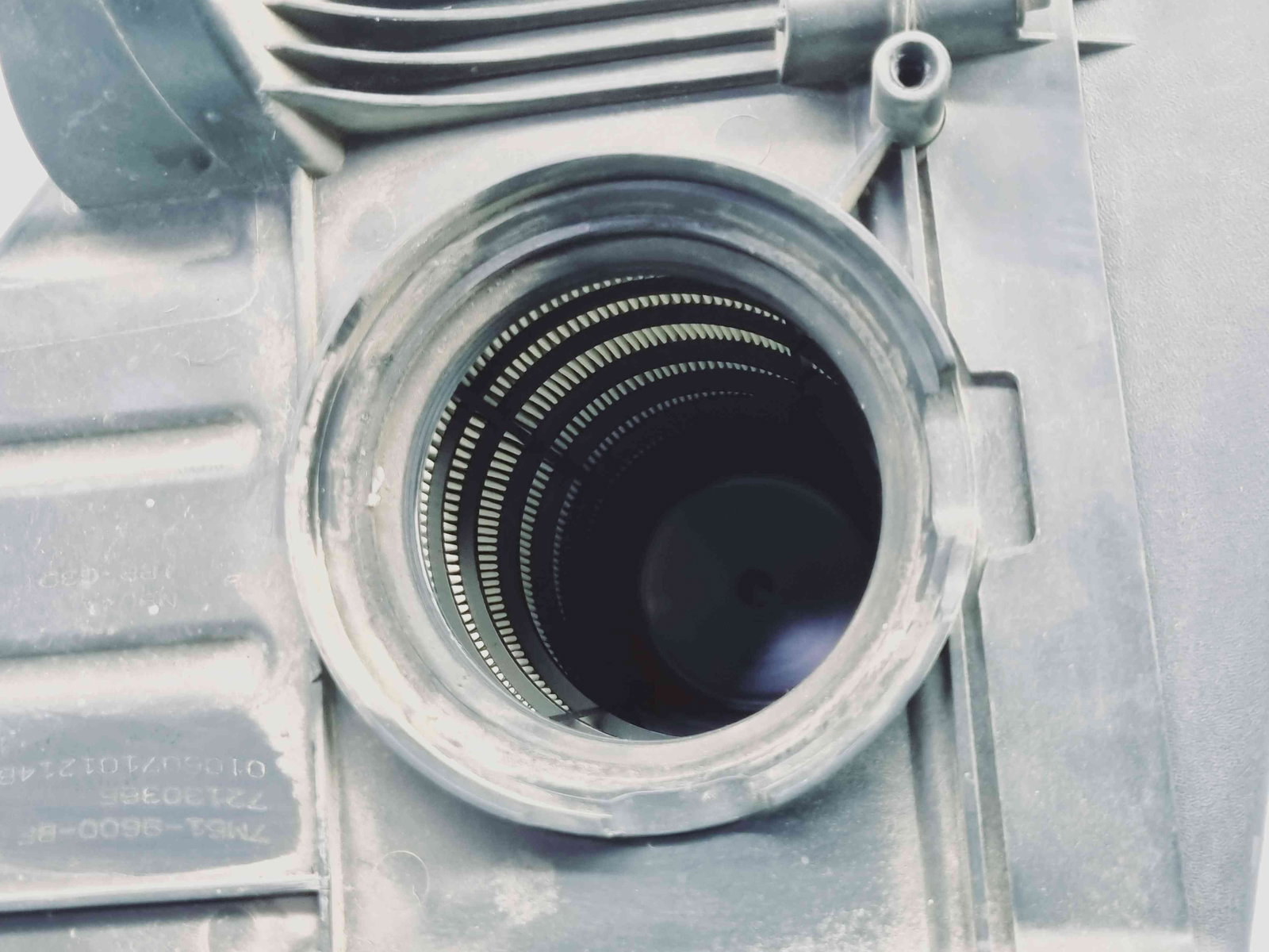 Carcasa filtru aer Ford Focus 1 [Fabr 1998-2005] 7M51-9600-BF 1.6 TDCI FYDB74KW / 100CP 1.6 TDCI FYDB 74KW / 100CP - imagine 2