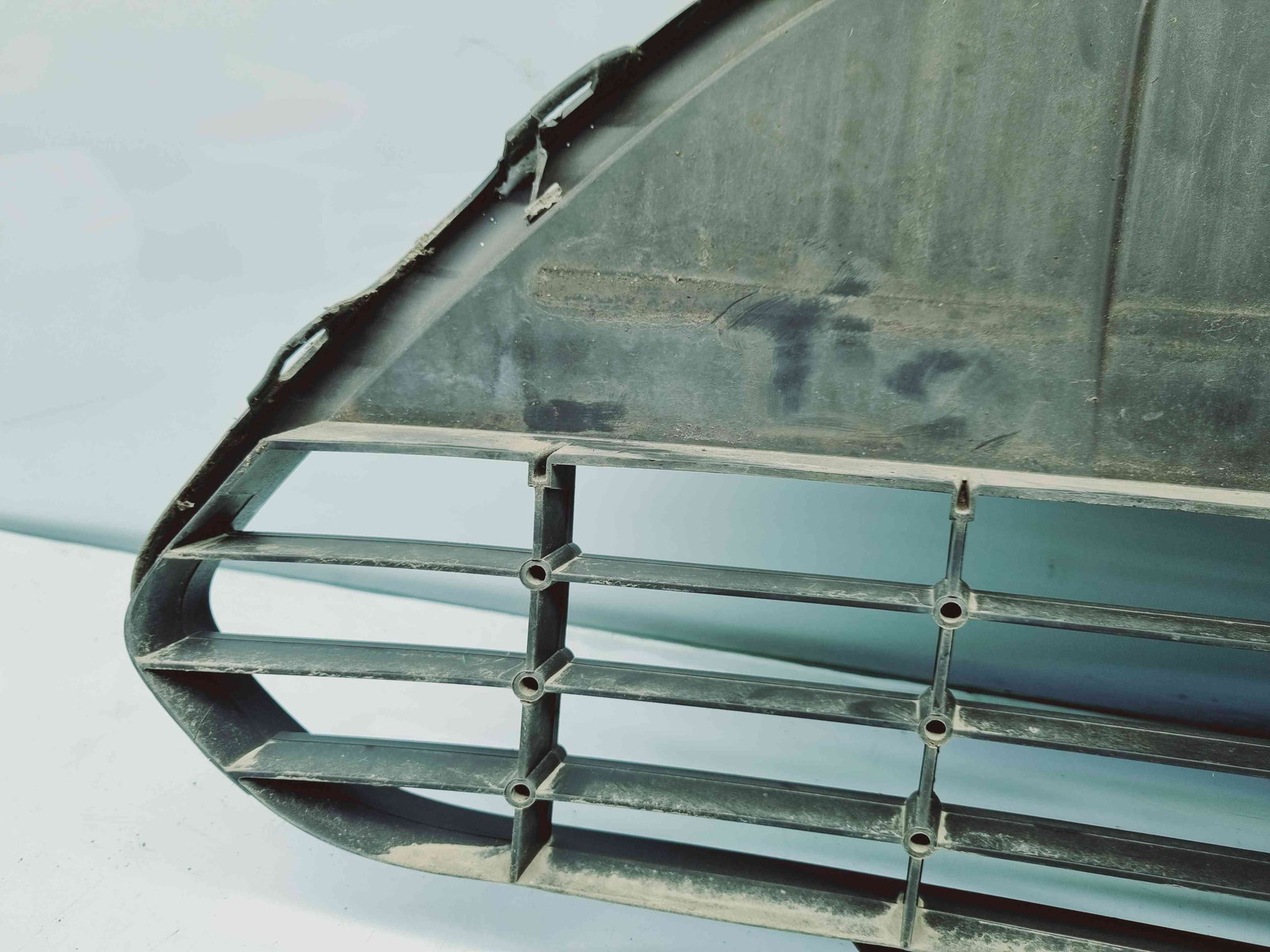 Grila bara fata Ford Focus 1 [Fabr 1998-2005] 8M51-17B968-A - imagine 4