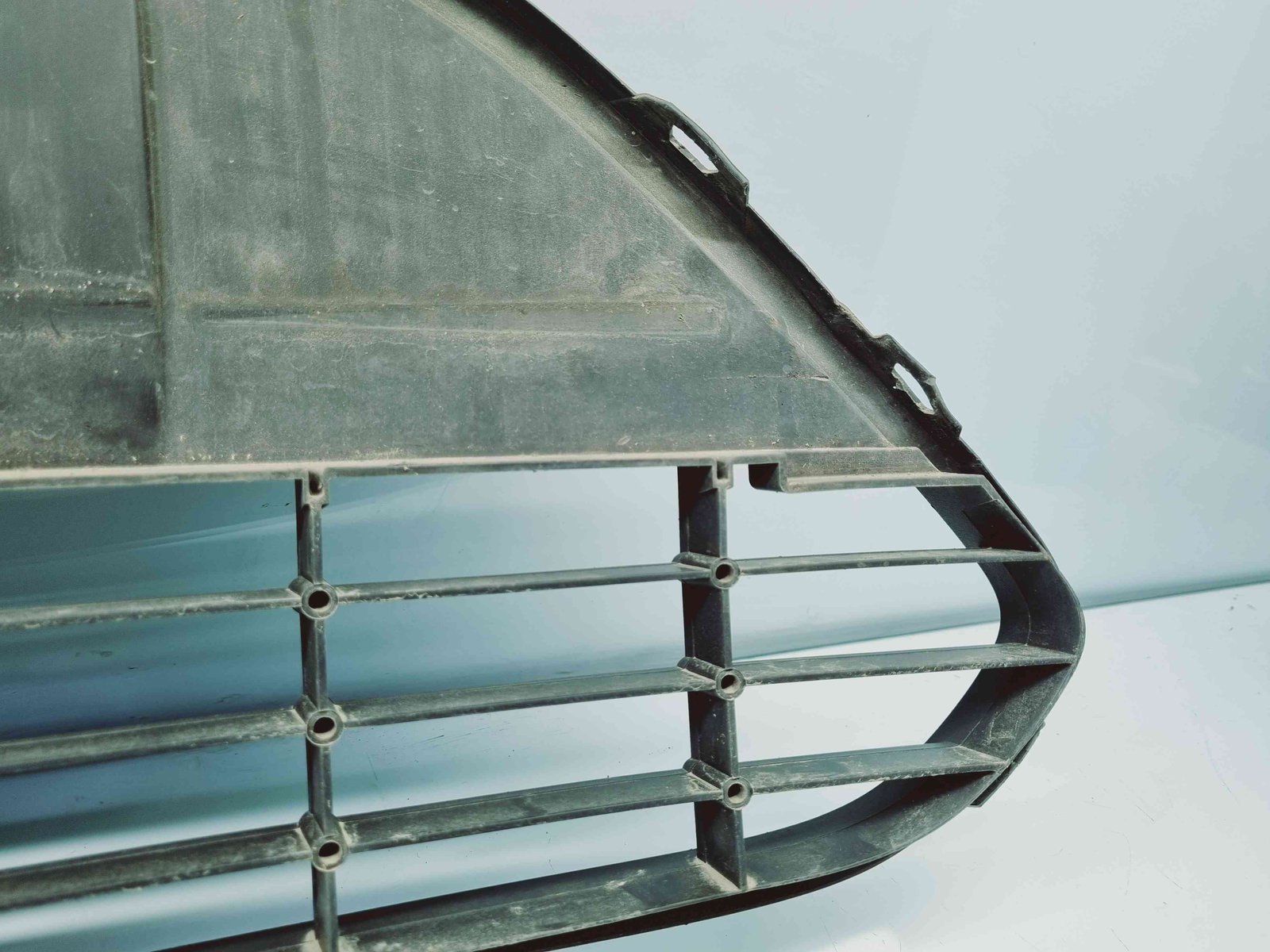 Grila bara fata Ford Focus 1 [Fabr 1998-2005] 8M51-17B968-A - imagine 5