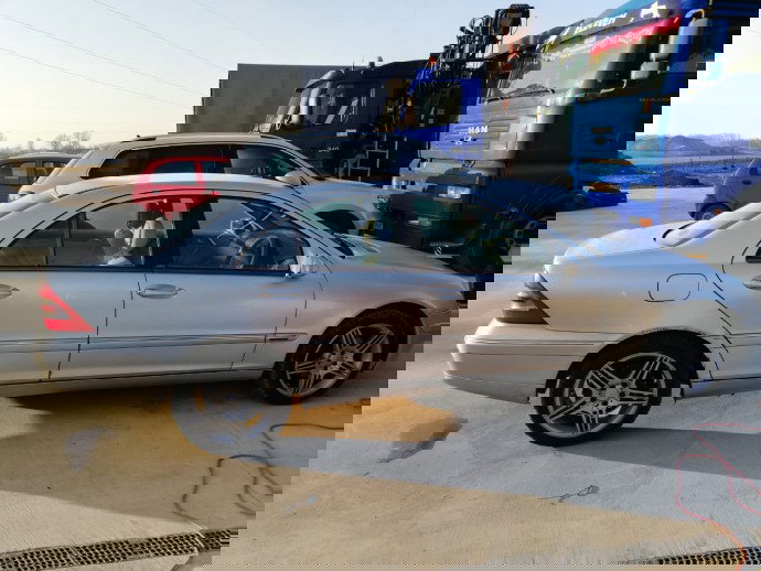 Dezmembrari Mercedes C220