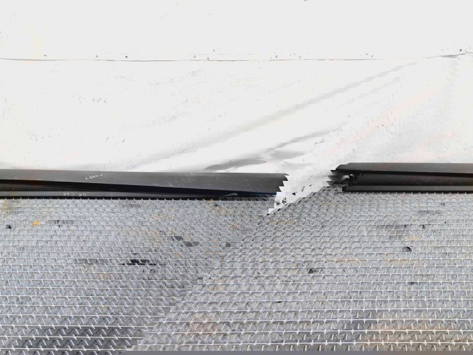 Prag lateral dreapta Mercedes Clasa C (W204) [Fabr 2007-2014] 197 OBSIDIANSCHWARZ