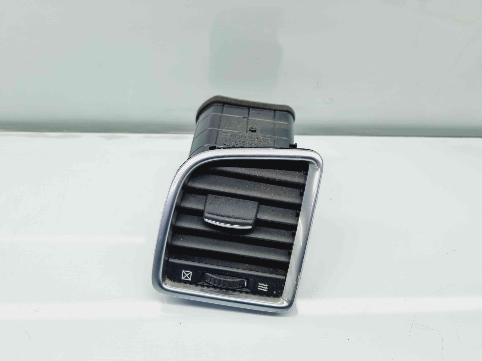 Grila aerisire stanga MAZDA 6 (GJ1) [Fabr 2014-2021] KD4564830 - imagine 1