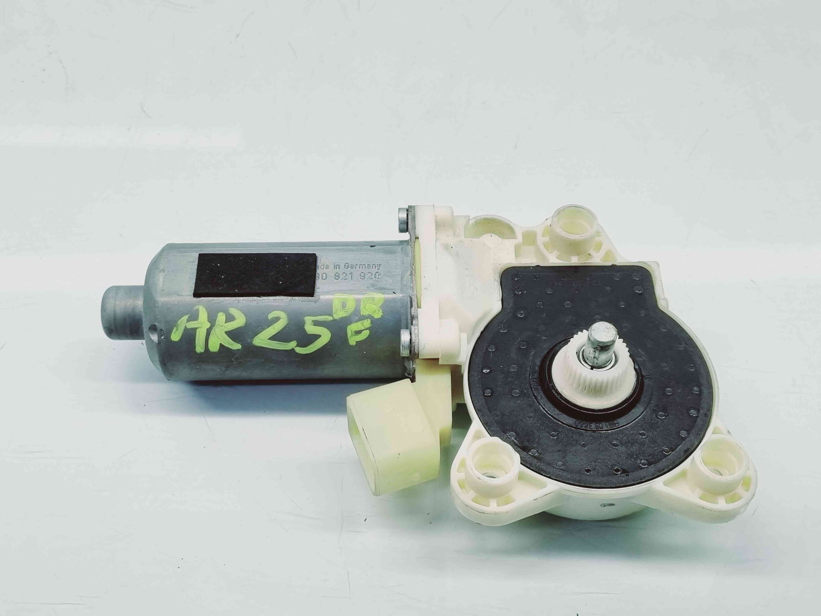 Motoras geam dreapta fata Mercedes Clasa CLK (C209) [Fabr 2002-2009] A2308200942 - imagine 1