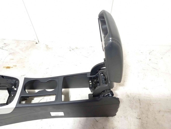 Consola centrala Audi A5 2.7 CAMA 8K0863244A 2007-2015