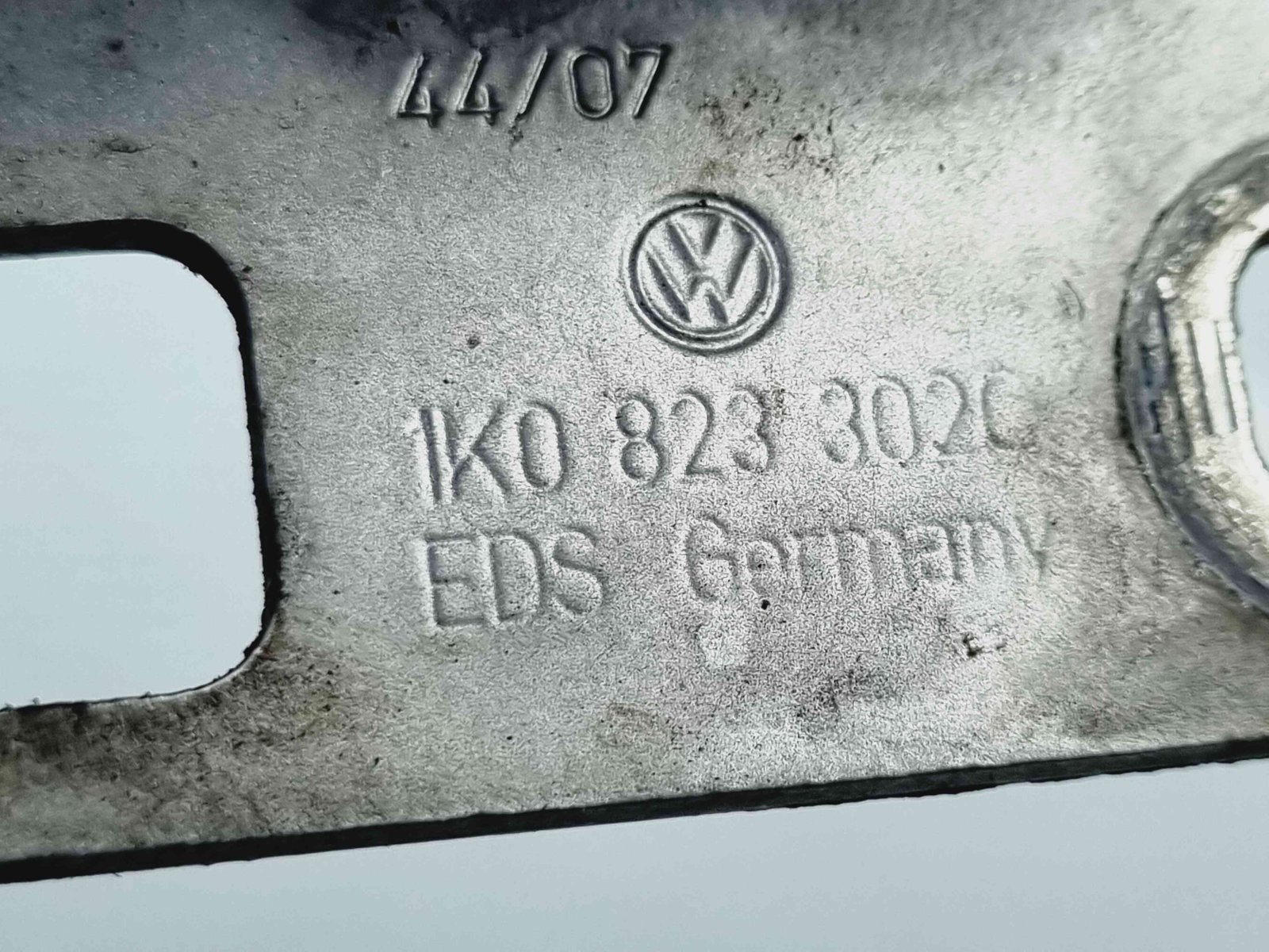 Set balamale capota Volkswagen Jetta 3 (1K2) [Fabr 2005-2010] 1K0823301C n A1K0823302C - imagine 2