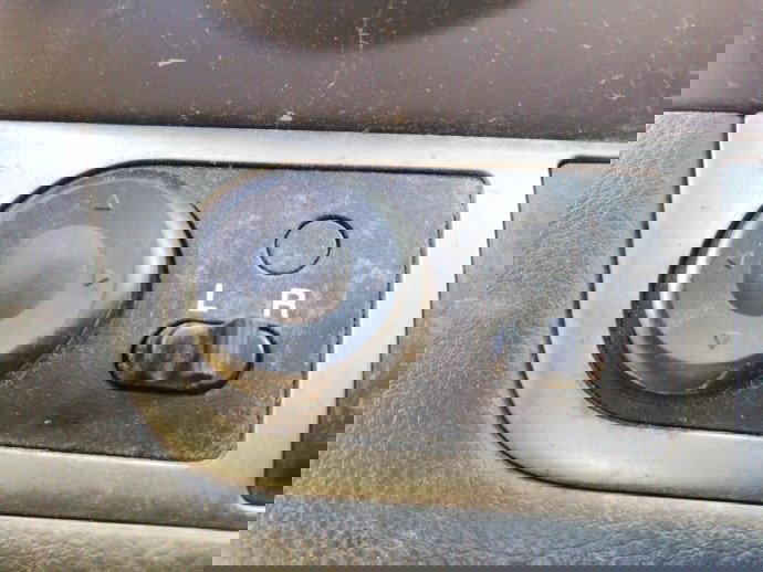 Buton reglaj oglinzi Chevrolet Aveo 1.4 benzina OEM 2003-2011