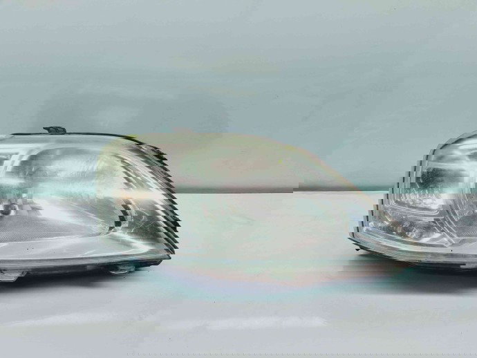   Far dreapta Dacia Logan (LS) [Fabr 2004-2012] 8200744754