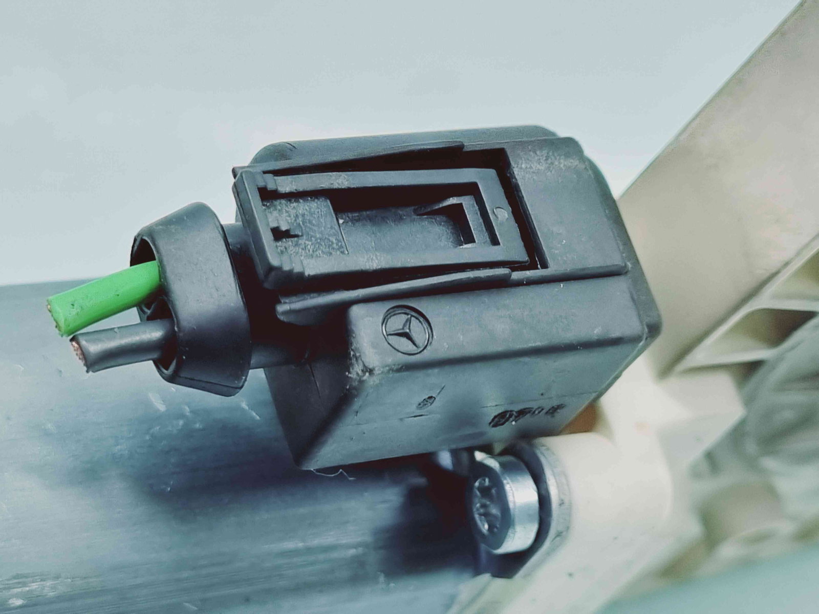 Motoras geam dreapta fata Mercedes Clasa B (W245) [Fabr 2005-2011] A1698201642 - imagine 3