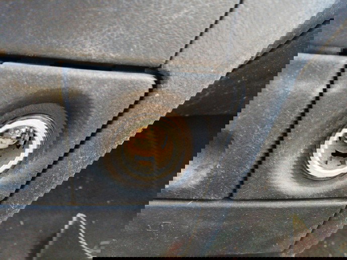 Priza 12v Chevrolet Aveo 1.4 benzina OEM 2003-2011