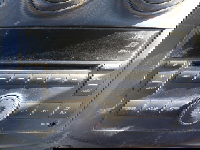 Radio CD Chevrolet Aveo 1.4 benzina OEM 2003-2011