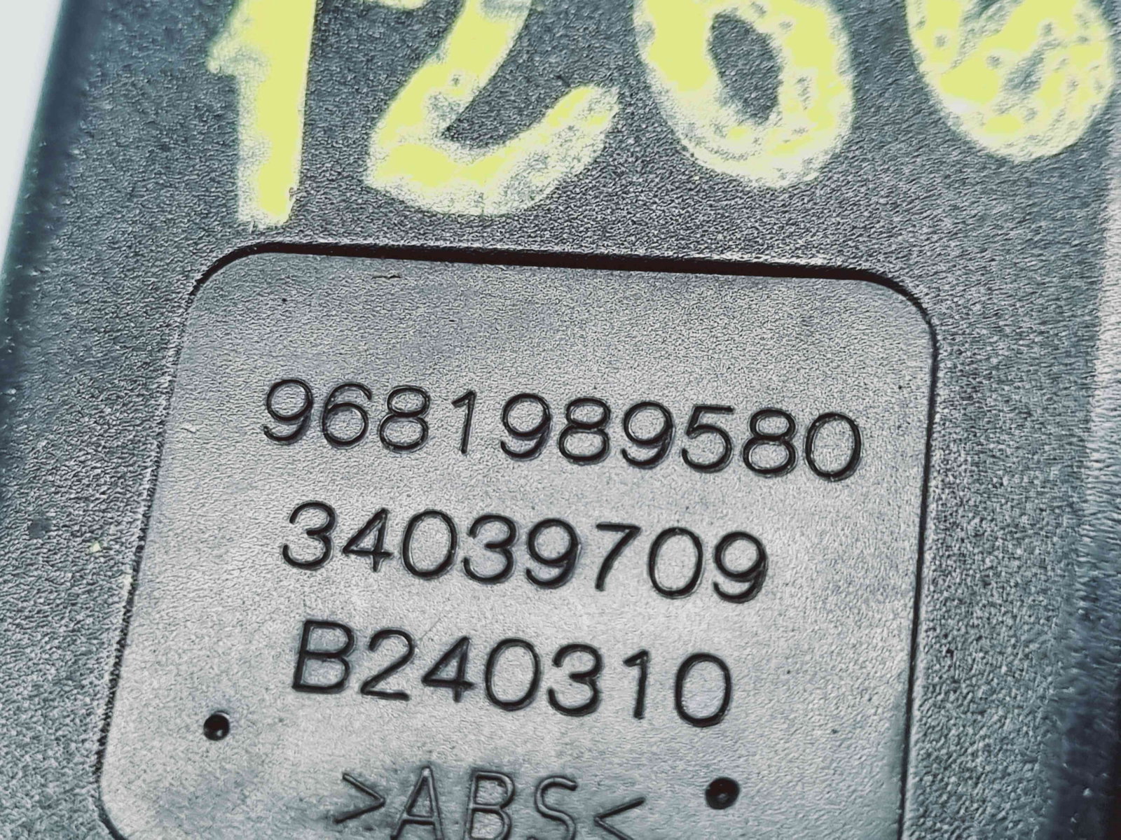 Capsa centura dreapta fata Peugeot 3008 [Fabr 2009-2016] 9681989580 - imagine 3