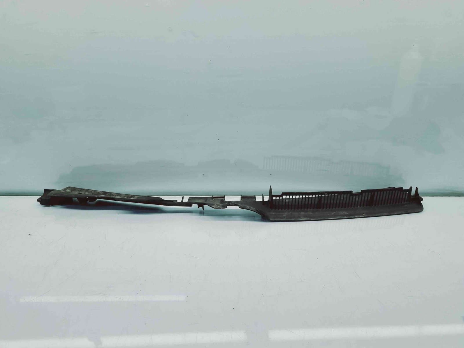 Deflector aer Volkswagen Passat B6 Variant (3C5) [Fabr 2005-2010] 3C0121330