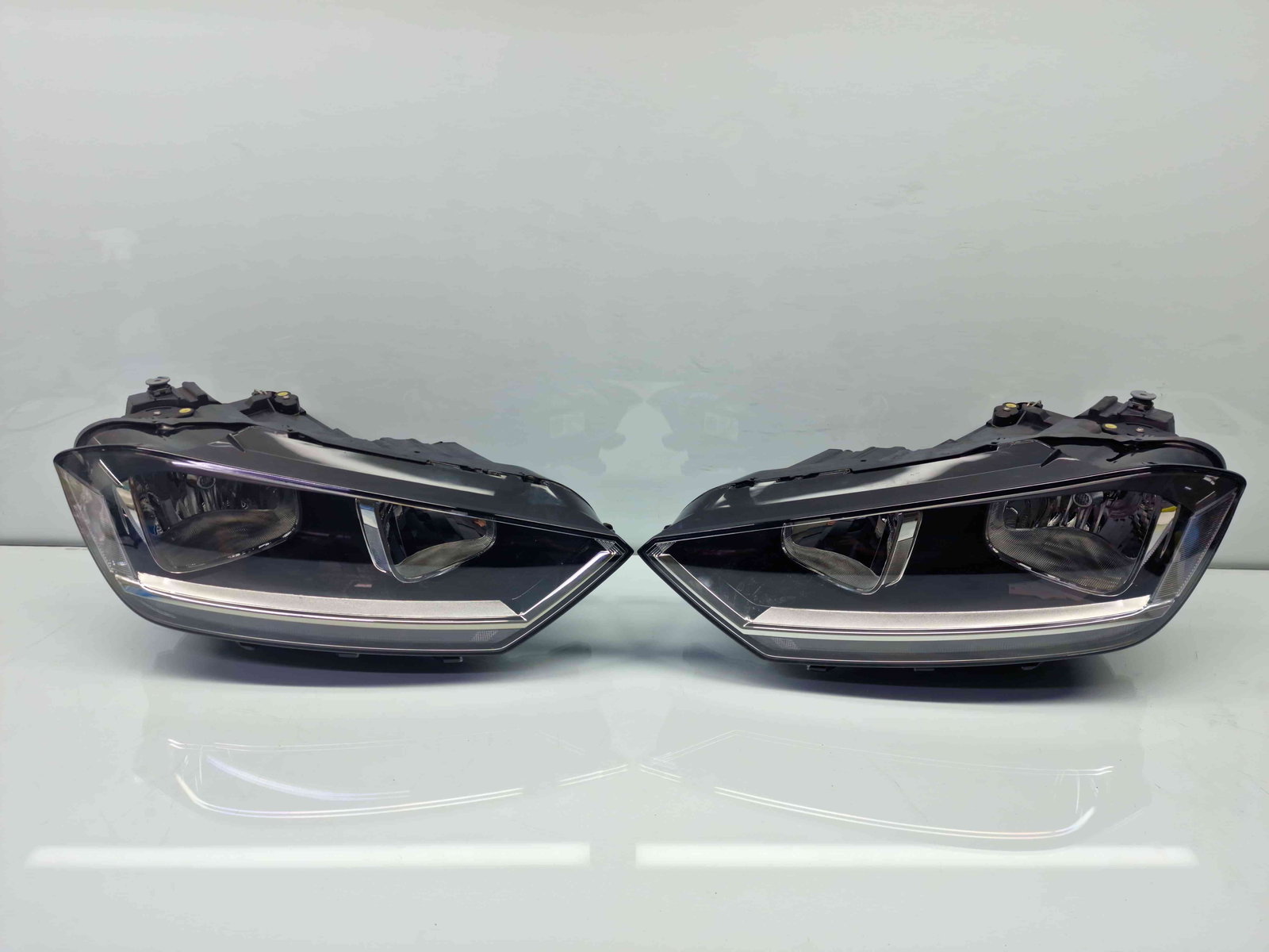 Set faruri Volkswagen Golf 7 Sportsvan (AM1, AN1) [Fabr 2014-prezent] 517941005B n 517941006B