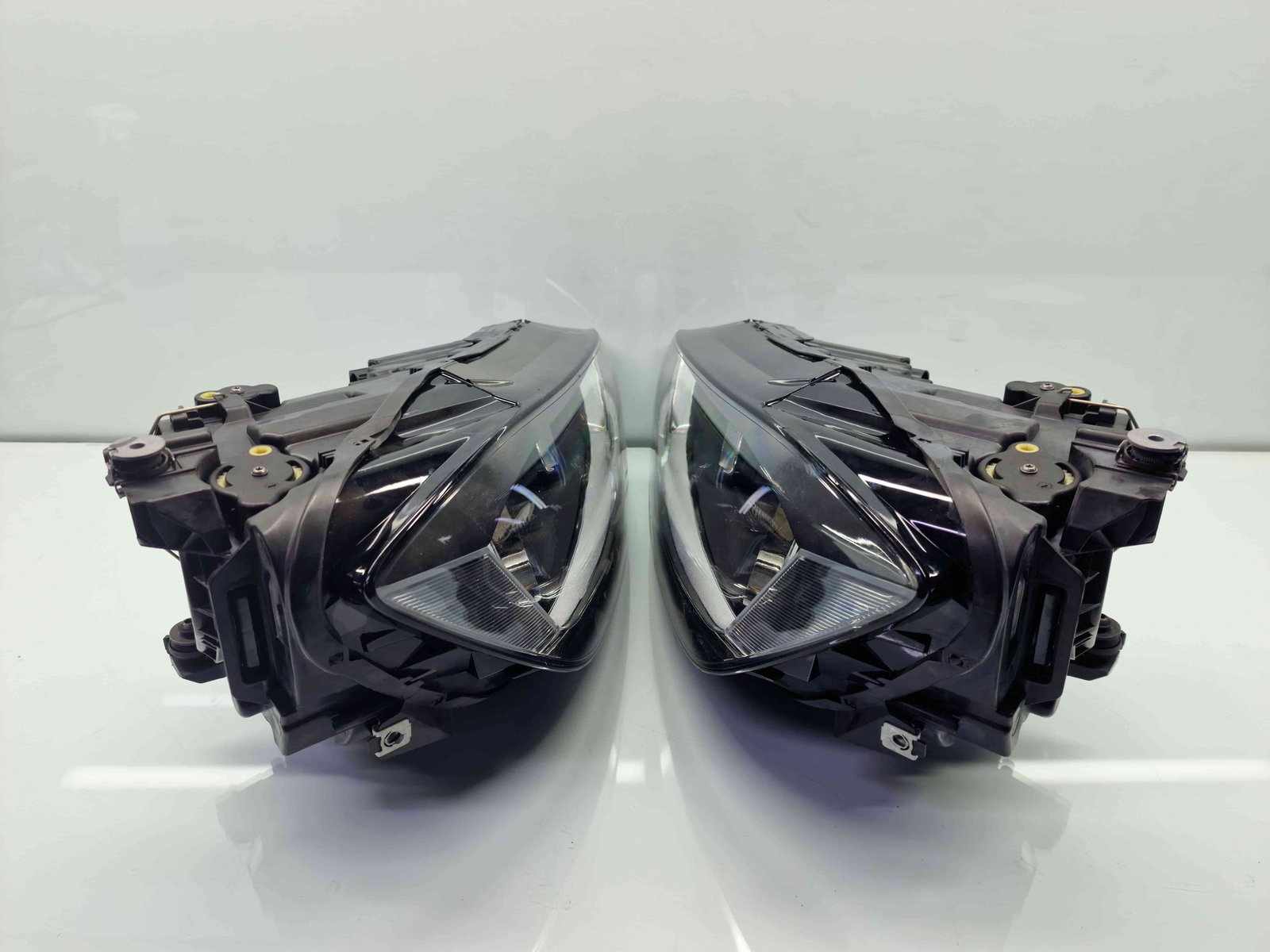 Set faruri Volkswagen Golf 7 Sportsvan (AM1, AN1) [Fabr 2014-prezent] 517941005B n 517941006B - imagine 4