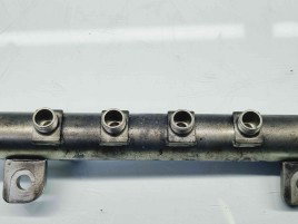 Rampa injectoare Alfa Romeo 147 (937) [Fabr 2001-2010] 55209575 | 0445214058 1.9 JTD 618247110KW / 150CP
