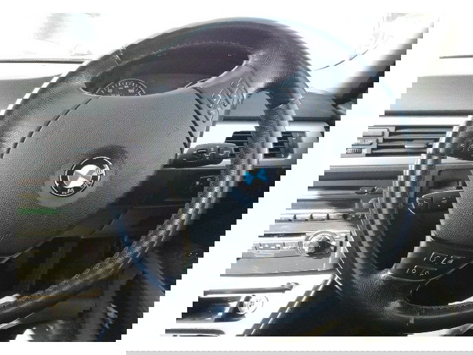 Volan BMW Seria 3[E91] 2.0-320D OEM 2005-2011