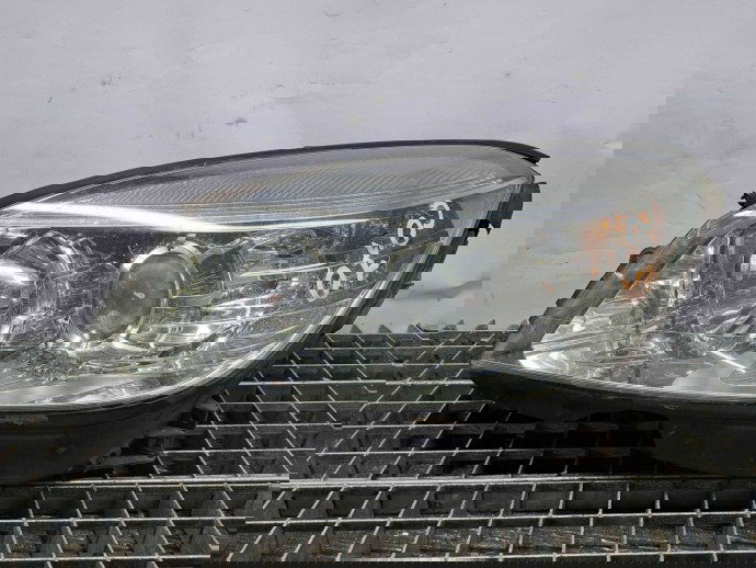  Far stanga Mercedes Clasa C (W204) [Fabr 2007-2014] A2048208561