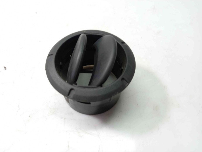 Grila aerisire stanga Dacia Logan 1.2 8200212480 2004-2012