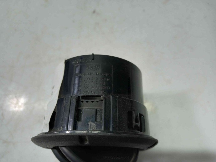 Grila aerisire stanga Dacia Logan 1.2 8200212480 2004-2012