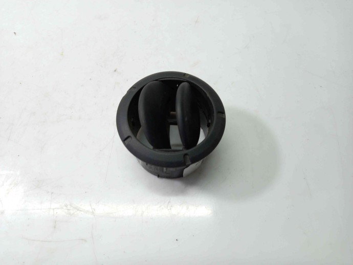 Grila aerisire dreapta Dacia Logan 1.2 8200464605 2004-2012