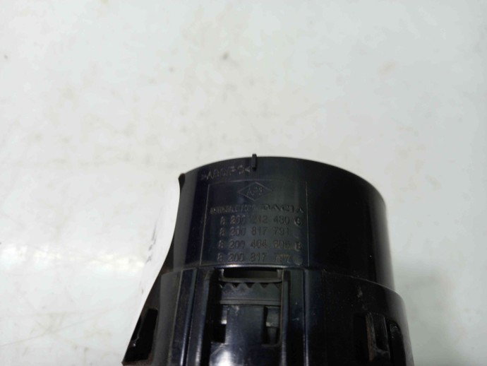 Grila aerisire dreapta Dacia Logan 1.2 8200464605 2004-2012