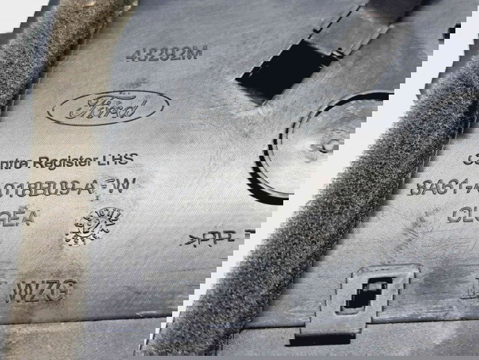  Grila aerisire centrala stanga Ford Fiesta 6 [Fabr 2008-2019] 8A61-A018B09-AFW