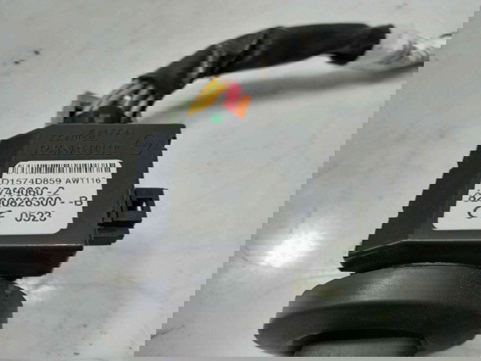 Contact cu cheie Dacia Logan 1.2 8200826300 2004-2012