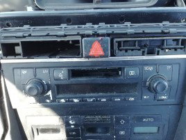 Radio CD Audi A4 B6 break 1.9 TDI-AWX OEM 2001-2004