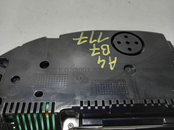 Ceas bord Audi A4 B7 2.0 1036901830 2004-2008